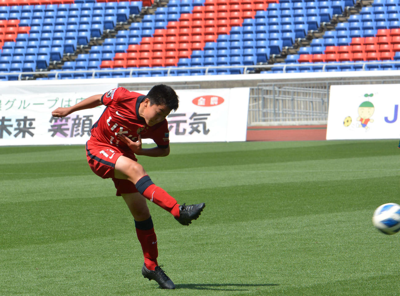 決勝戦第2P、鹿島アントラーズつくばの土井は先制ゴールを決めた