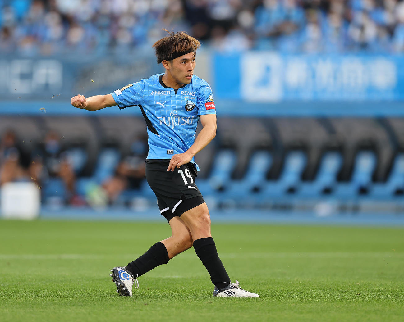 川崎F対福岡　後半、右足でゴールを決める川崎F遠野（撮影・垰建太）