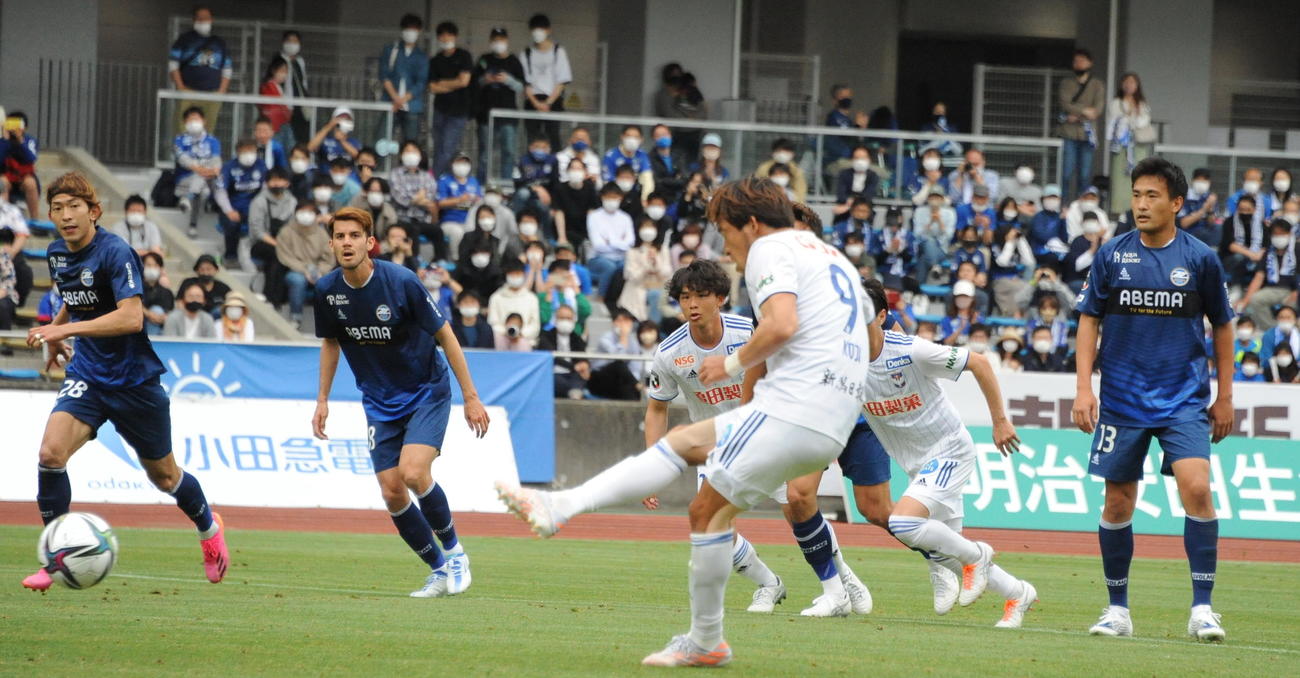 0－2の後半ロスタイムに鈴木がPKを決める
