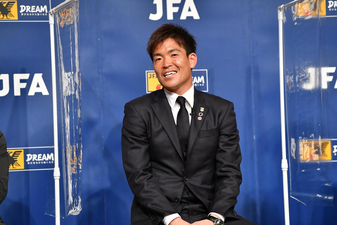 天皇杯開幕会見に出席した昨年度優勝チーム浦和レッズ主将のGK西川周作（C）JFA