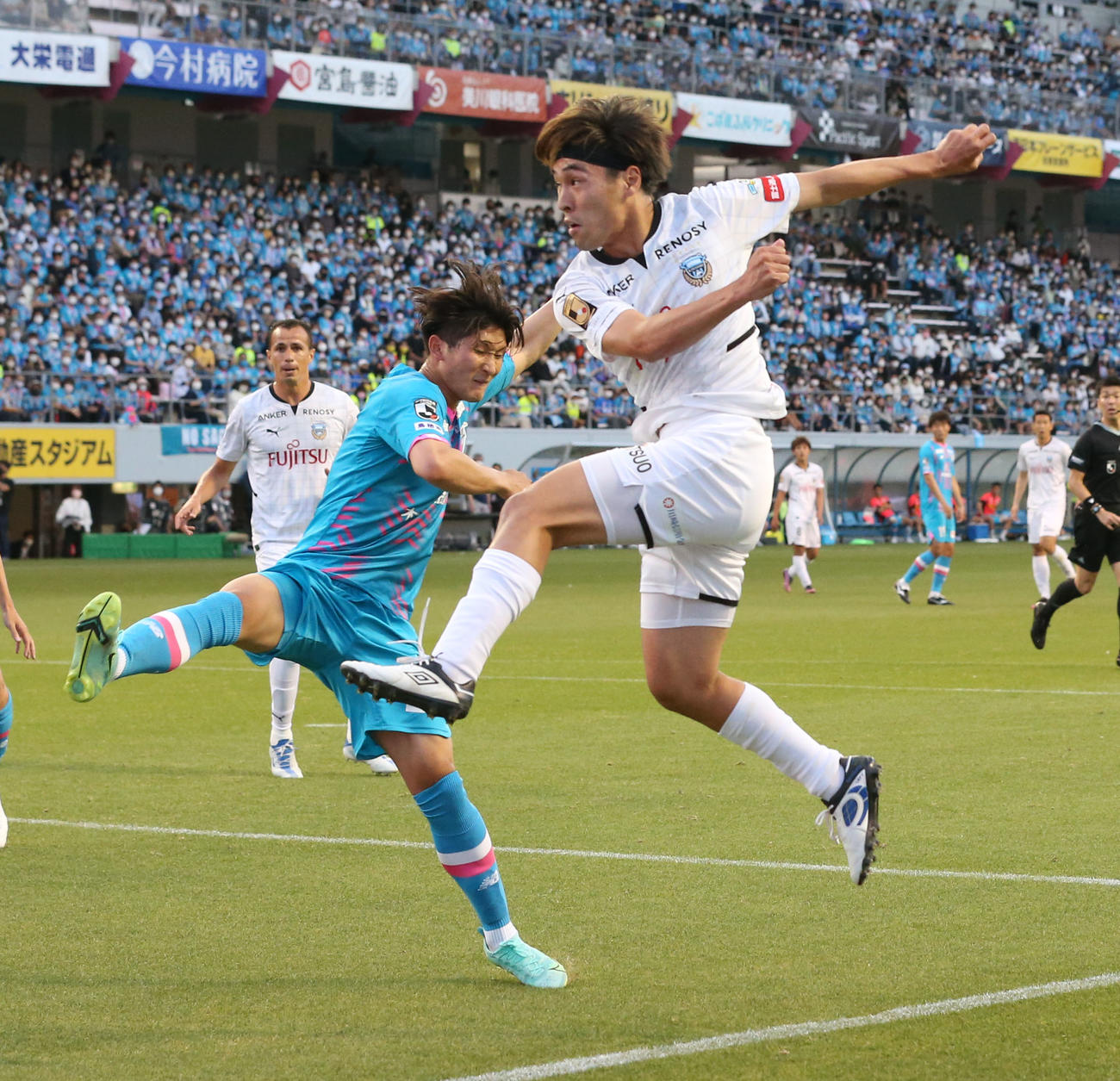 鳥栖対川崎F　後半、ボレーシュートを放つ川崎F遠野（撮影・屋方直哉）