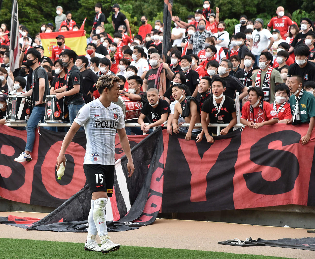 福岡対浦和　福岡とスコアレスドローとなり、サポーターからの厳しい言葉を受ける浦和明本（撮影・岩下翔太）