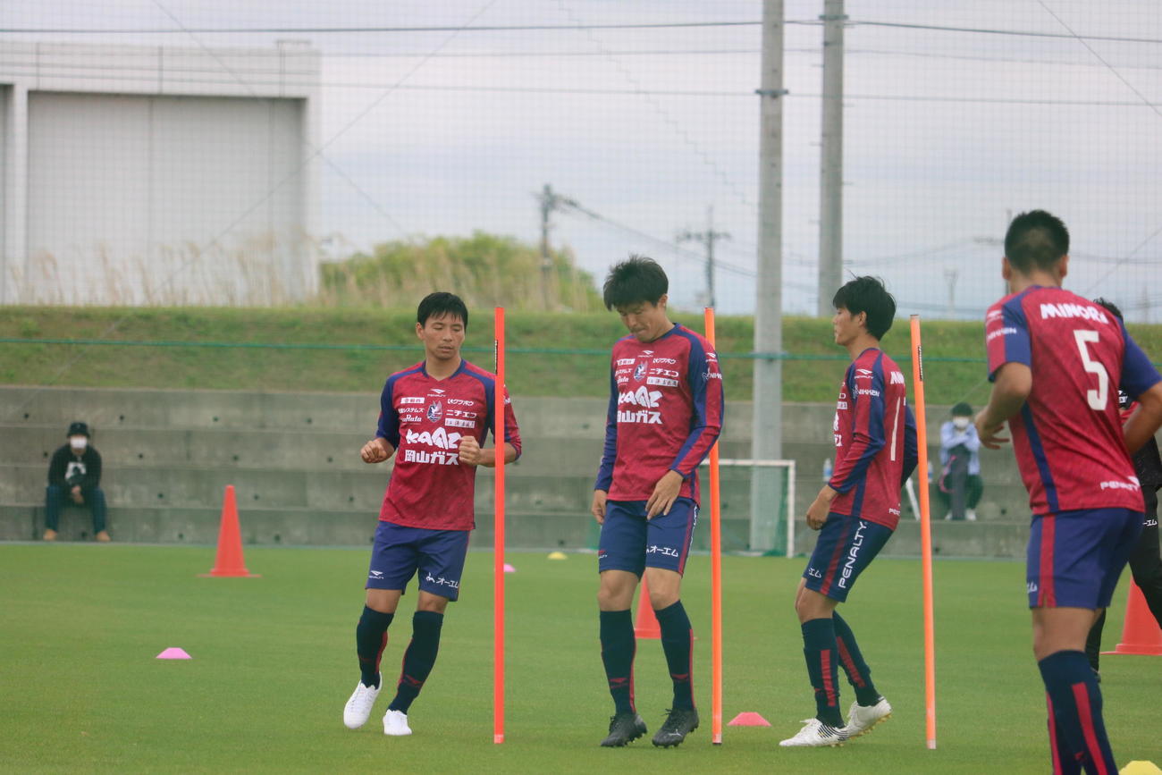 J2岡山の練習に参加した乾貴士（撮影・益子浩一）2022年6月15日、岡山
