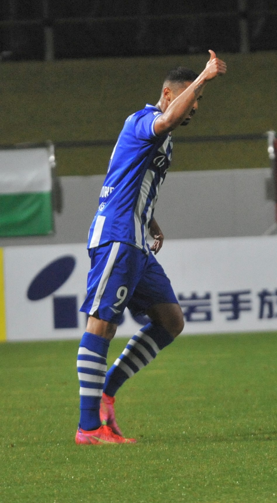 後半ロスタイム、同点弾をたたき込んだ山形FWデラトーレ