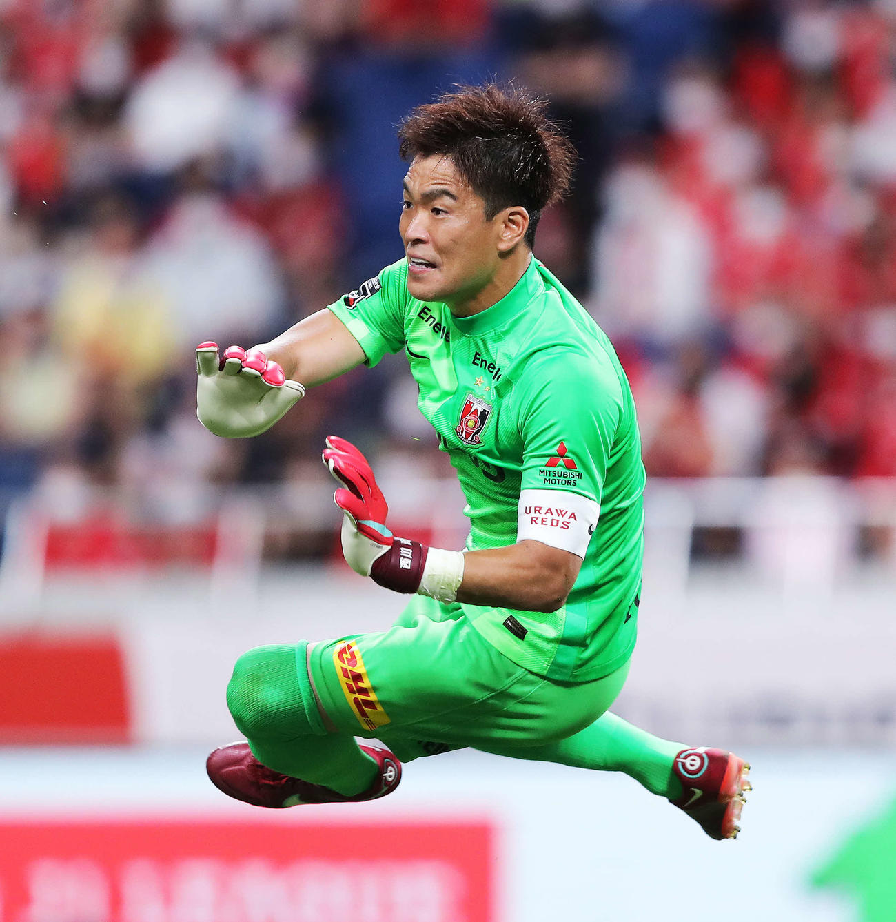 浦和対東京　後半、シュートボールを止め浦和GK西川（撮影・河田真司）