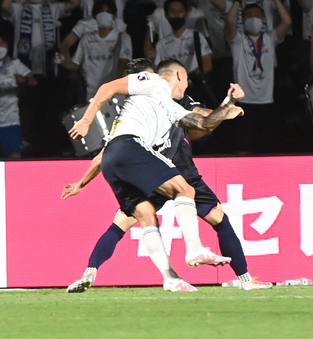 C大阪対横浜　後半、同点ゴールを決めた横浜レオ・セアラ（撮影・前岡正明）