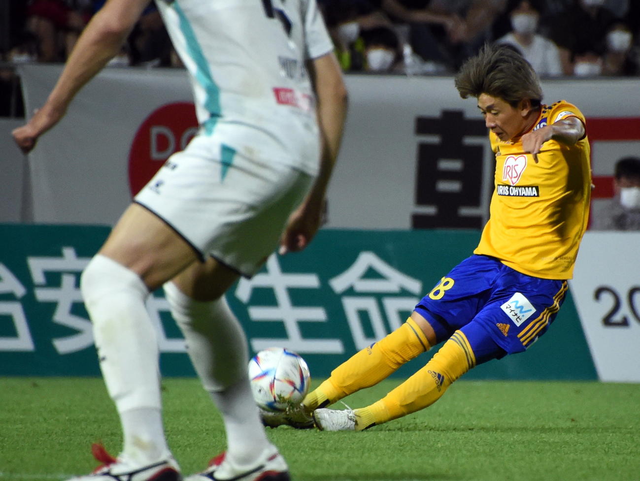 後半19分、勝ち越しゴールを決める仙台MF名倉