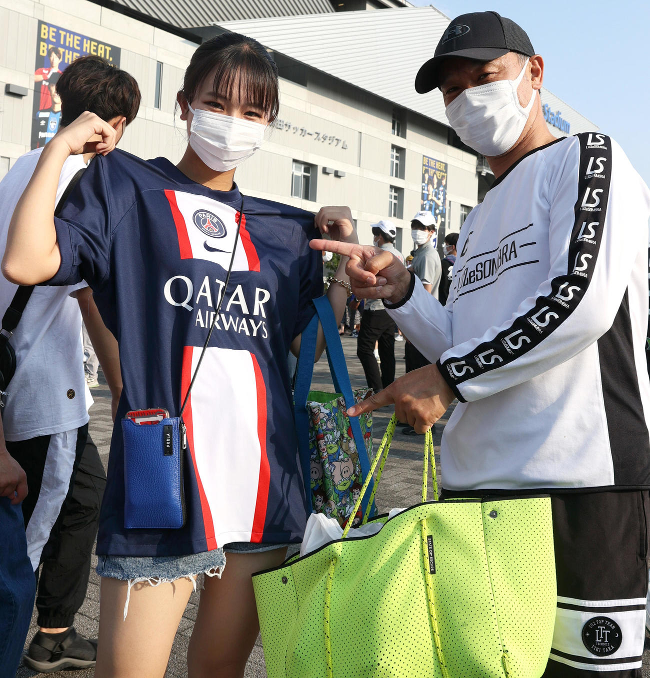 G大阪対パリ・サンジェルマン　試合前に盛り上がるファン（撮影・上山淳一）