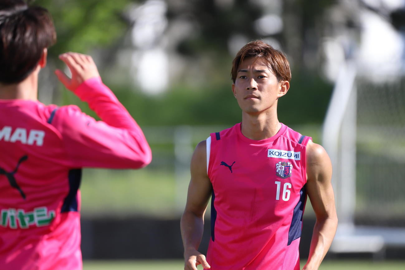 福岡戦に向けて調整するC大阪毎熊晟矢（C)CEREZO OSAKA