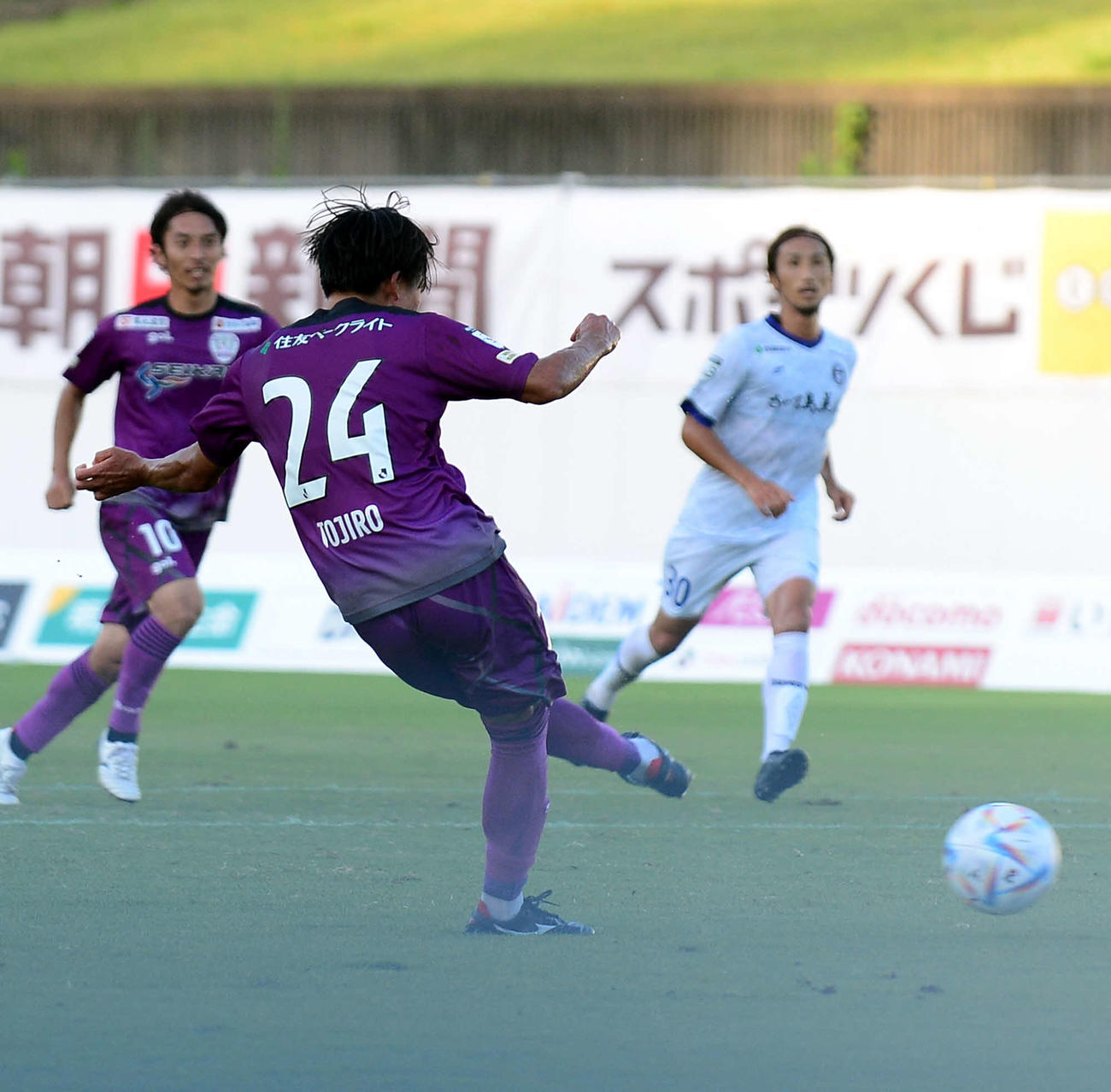 前半42分、勝ち越し点を決める藤枝久保