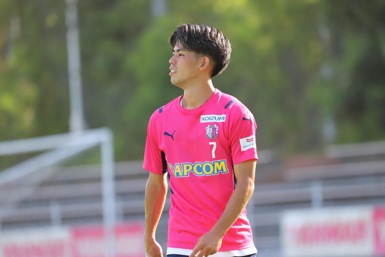 川崎F戦に向けて調整するC大阪上門（C）CEREZO OSAKA