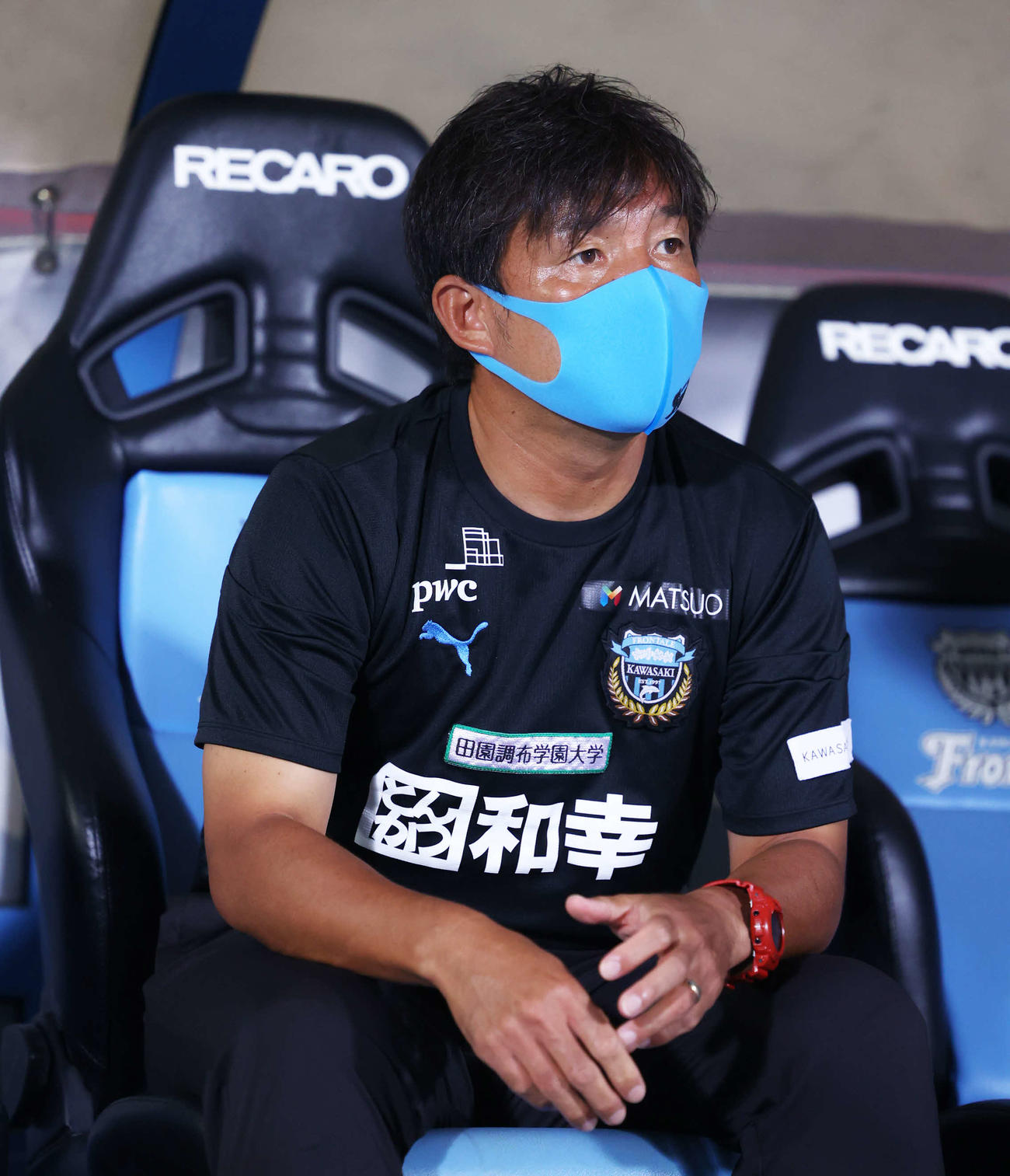 川崎F対横浜　試合に臨む川崎F鬼木監督（撮影・河田真司）