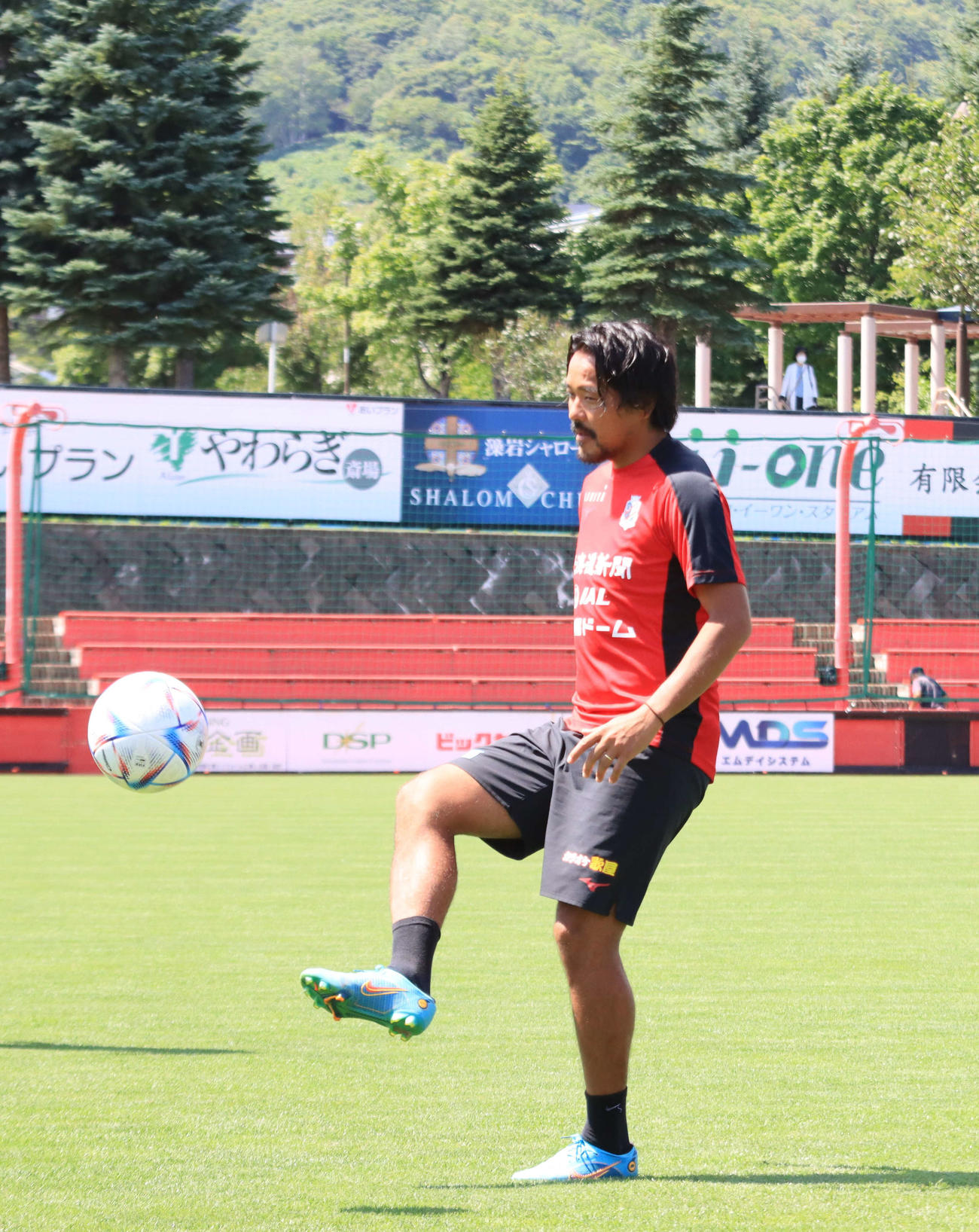 神戸戦前日練習に参加する札幌興梠（撮影・保坂果那）