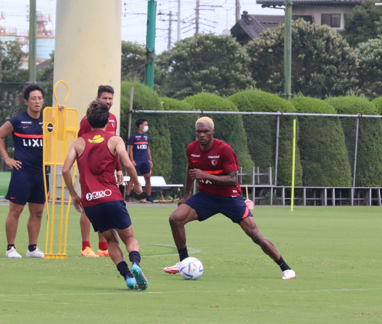 鹿島に合流したFWエレケ（22年8月12日撮影）