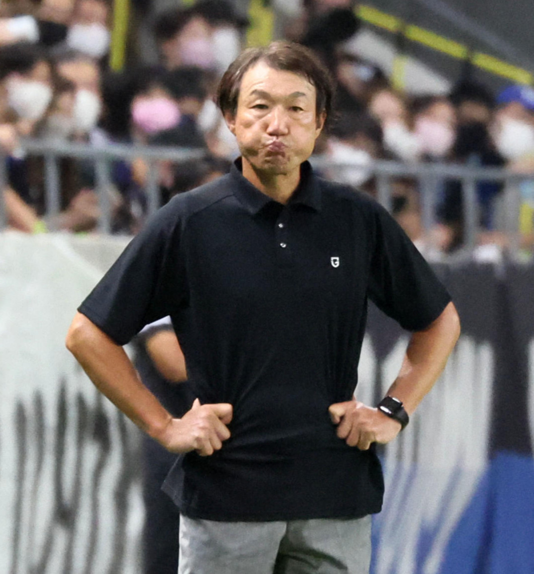 解任されたG大阪片野坂知宏監督＝22年8月14日