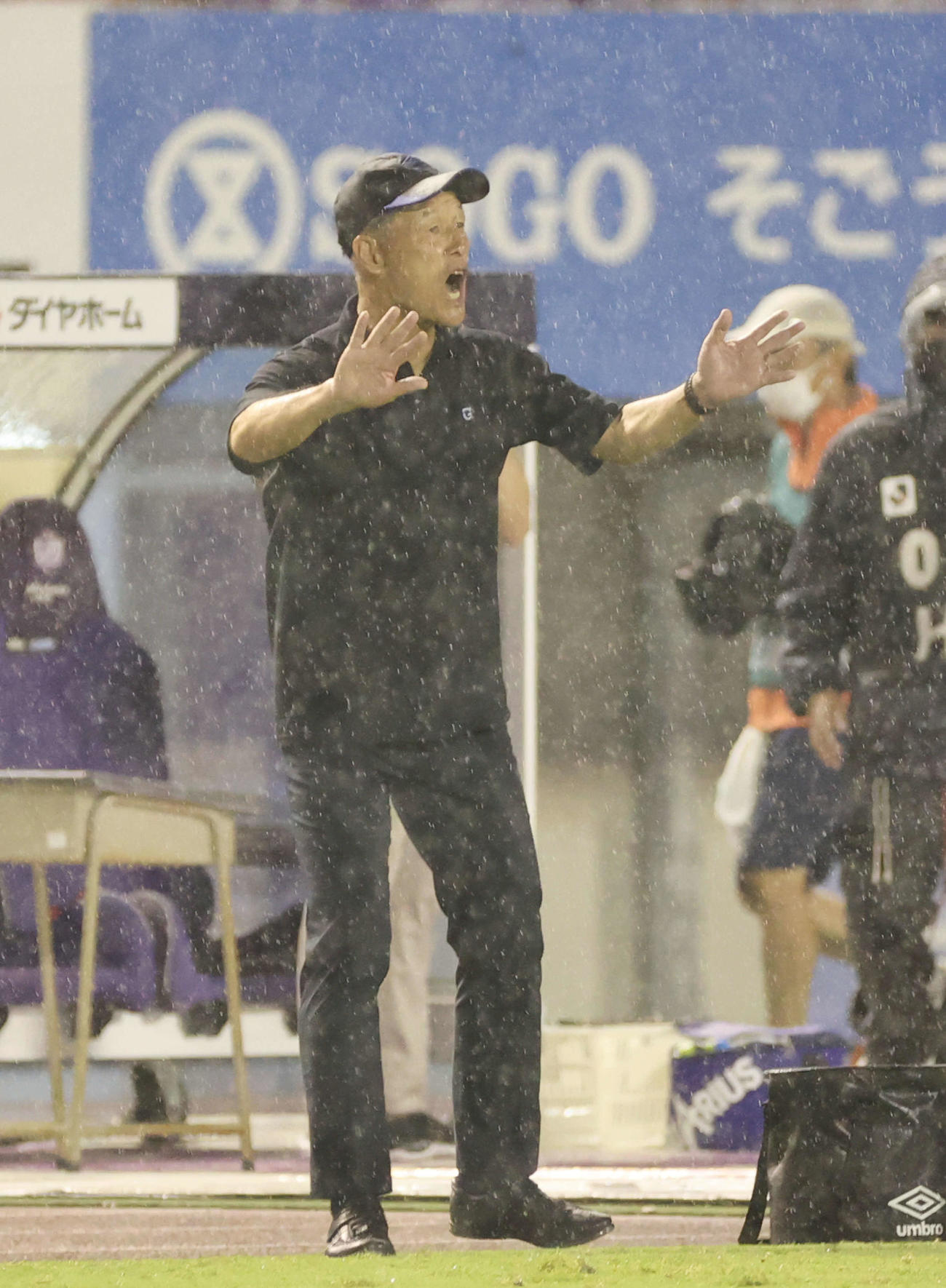 広島対G大阪　チーム初采配も逆転負けに終わったG大阪松田監督（撮影・加藤孝規）