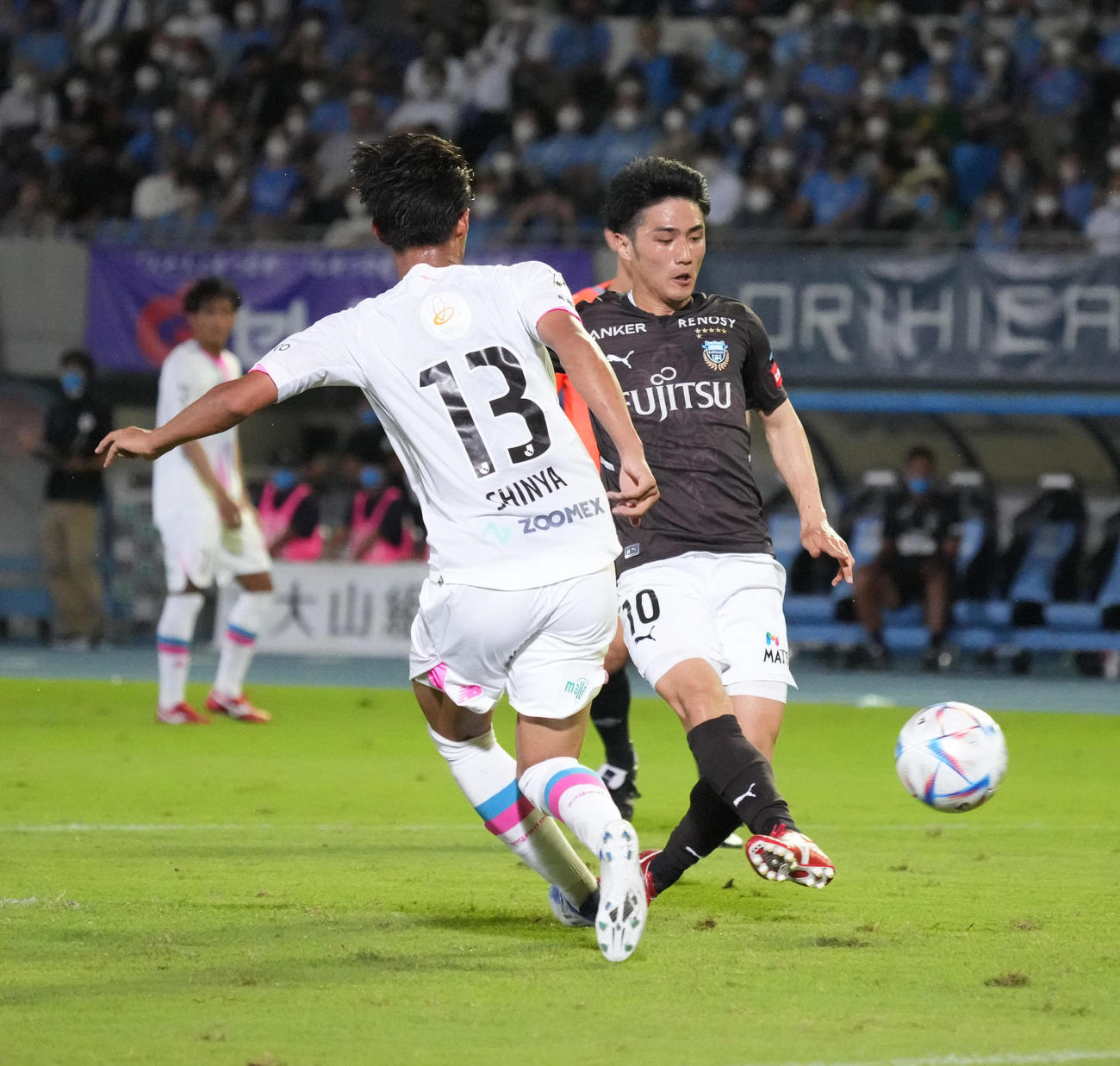 川崎F対鳥栖　後半、ゴールを奪う川崎F大島（撮影・小沢裕）