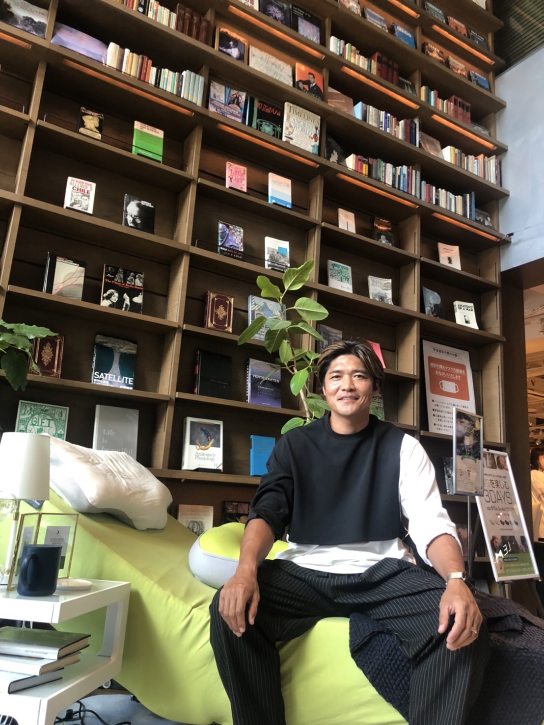 大阪・枚方市で行われたパラマウントベッド社のイベントで「Active Sleep BED」を体験した大久保嘉人氏（撮影・益子浩一）2022年9月2日、枚方T－SITE