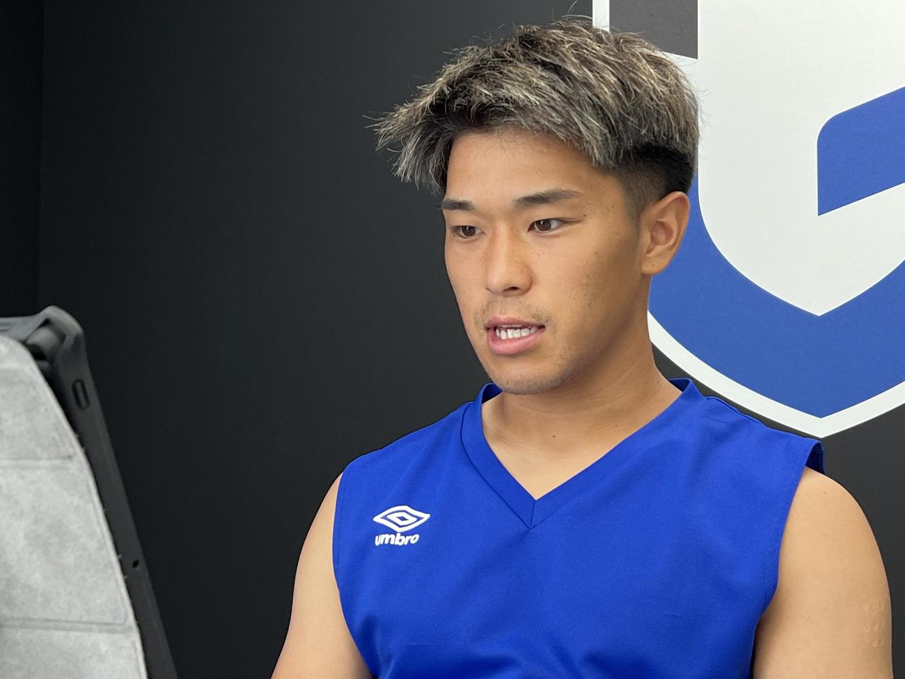3日鳥栖戦に向けて取材対応するG大阪食野（C）GAMBA OSAKA