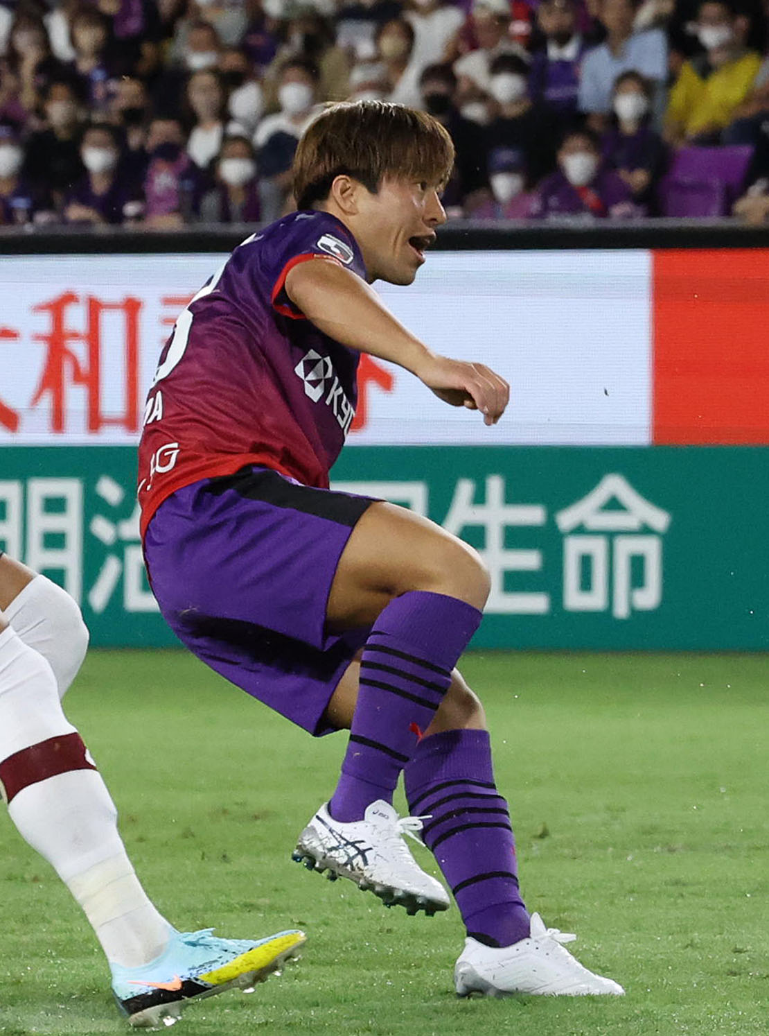 京都対神戸　前半、先制ゴールを決める京都松田（撮影・白石智彦）