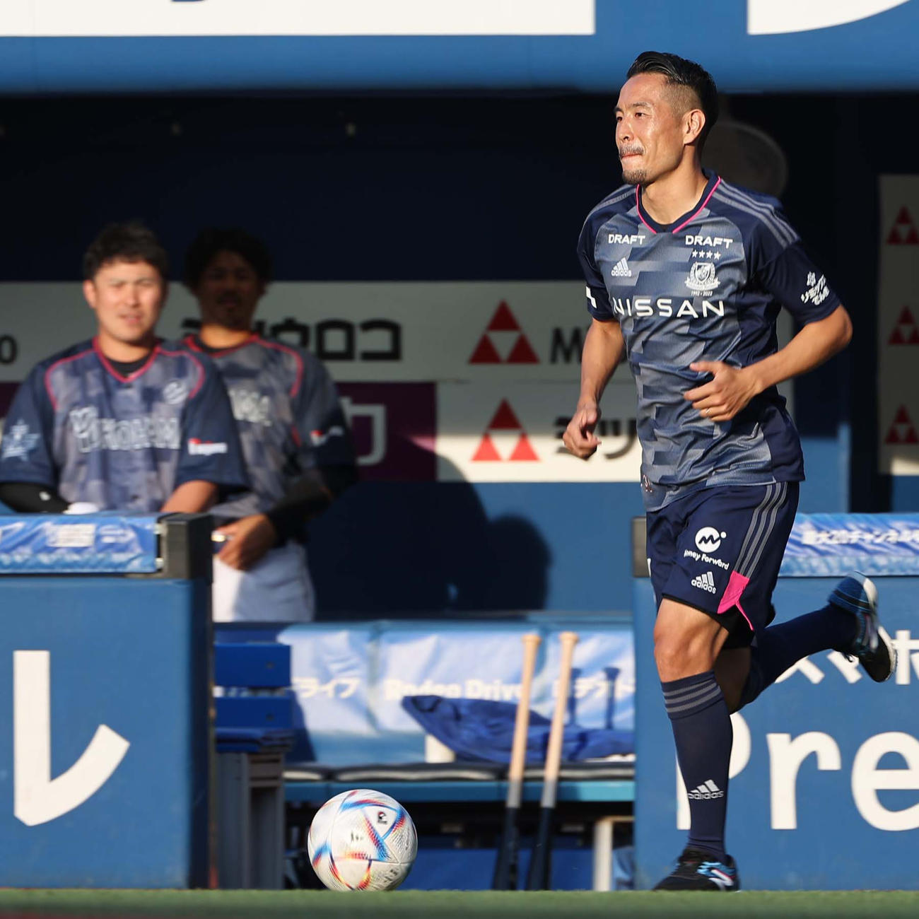 横浜Fマリノスと横浜DeNAベイスターズとのコラボユニホーム（2022年6月28日撮影）