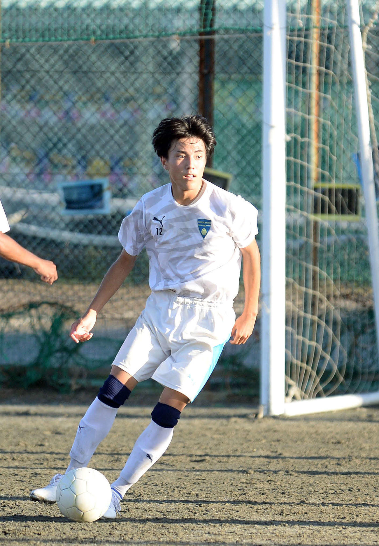得意の突破力を生かして攻撃を引っ張る島田商MF前田