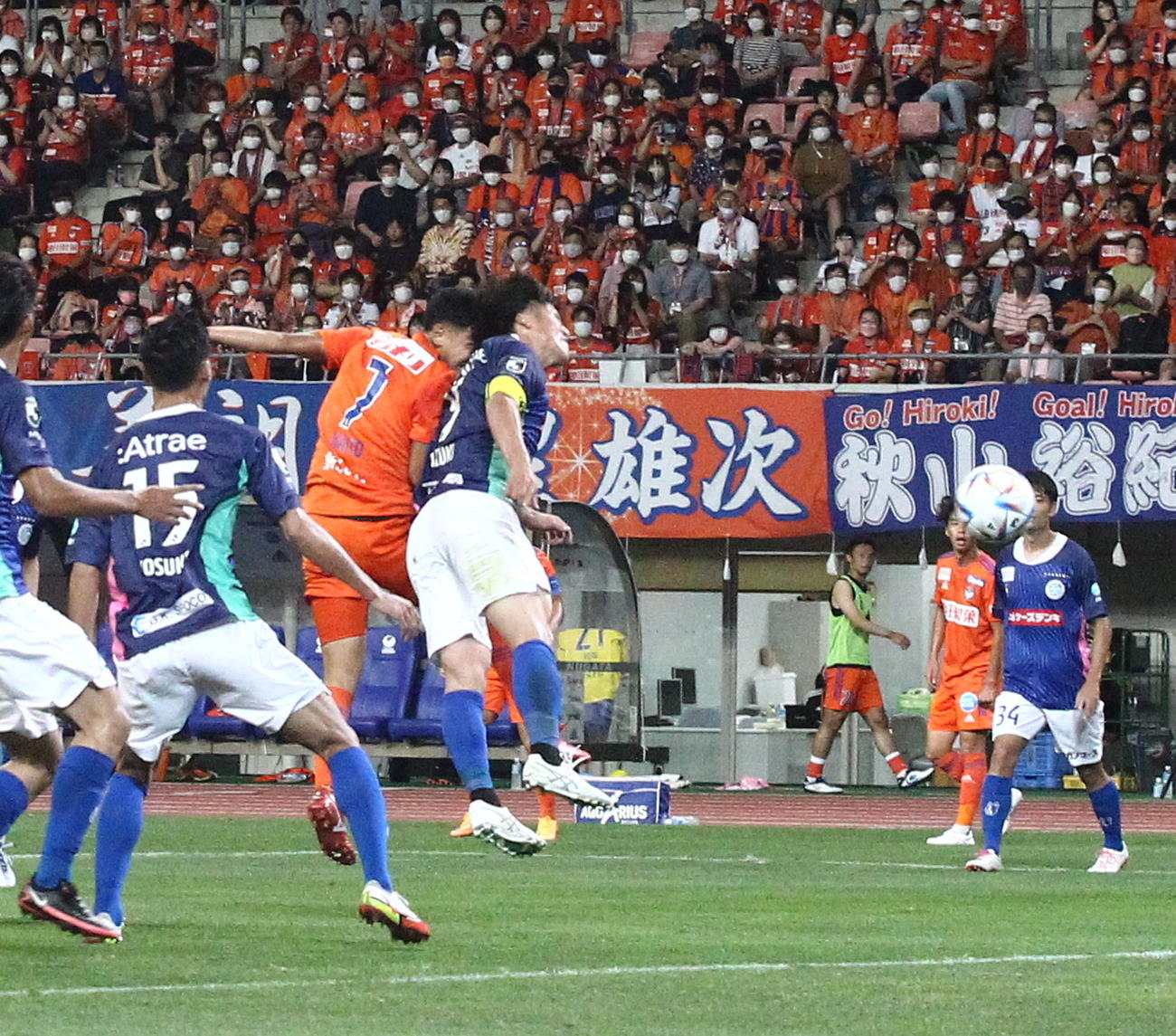 後半7分に追加点を奪う谷口（7番）