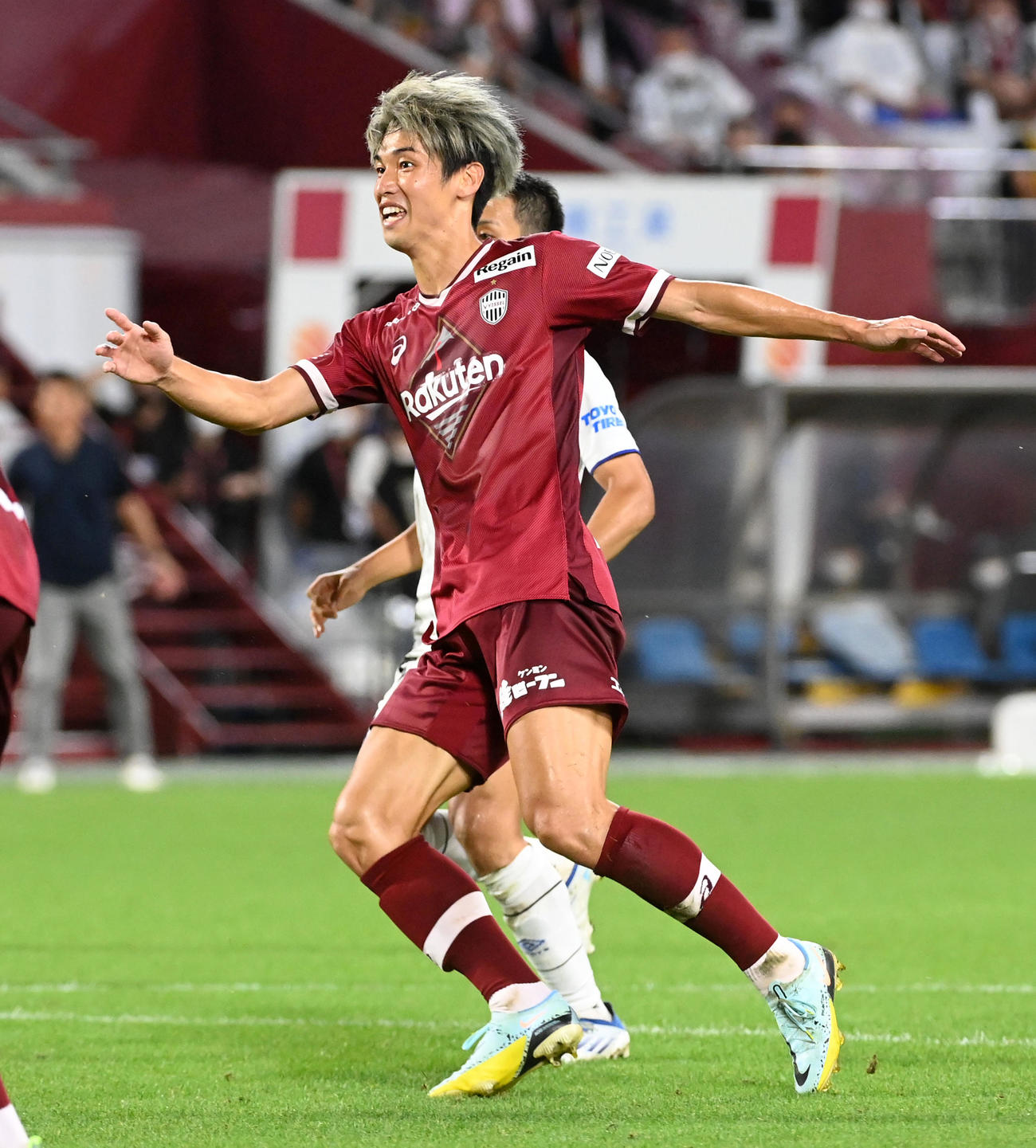 神戸対G大阪　後半、決勝ゴールを決めた神戸大迫（撮影・前岡正明）