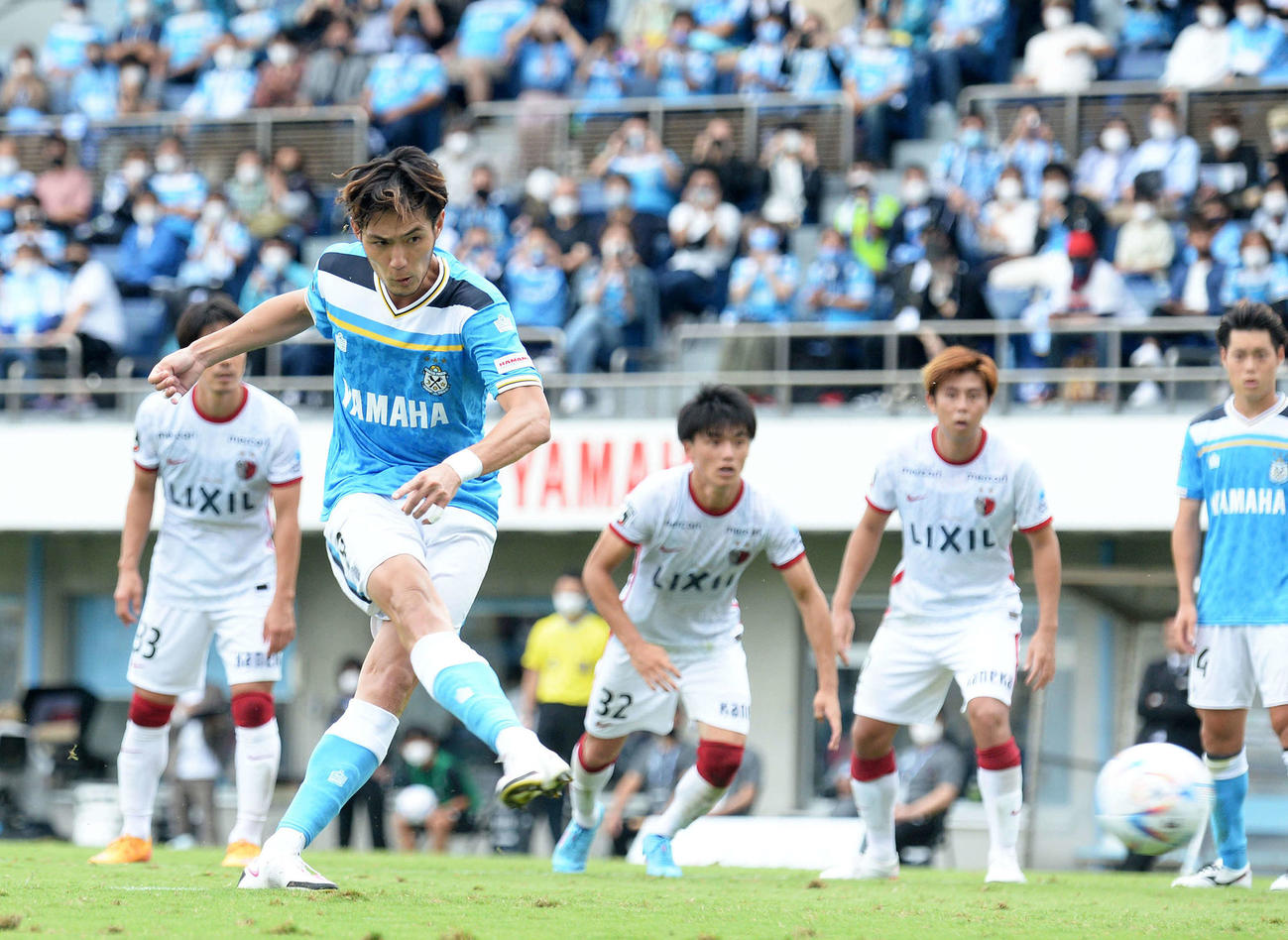 PKで今季初ゴールを決める磐田杉本