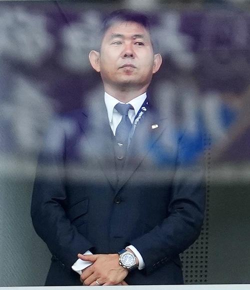 甲府対広島 視察に訪れた日本代表の森保監督(撮影・横山健太)