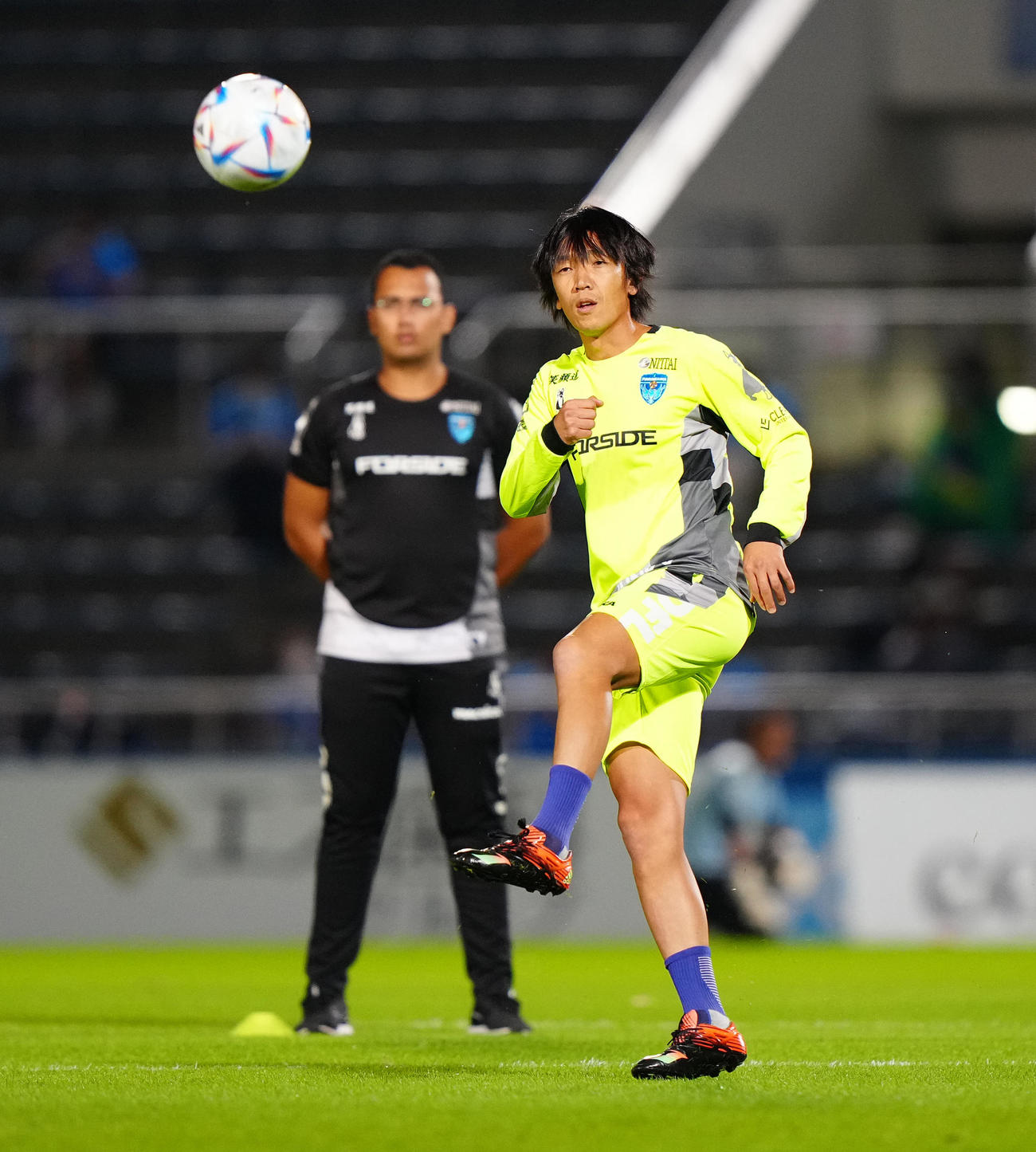横浜FC対金沢　試合前練習に臨む横浜FC中村（撮影・江口和貴）