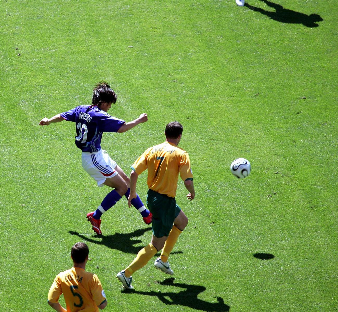 2006年6月12日、W杯ドイツ大会　日本対オーストラリア　前半26分、先制ゴールを決めるMF中村俊輔