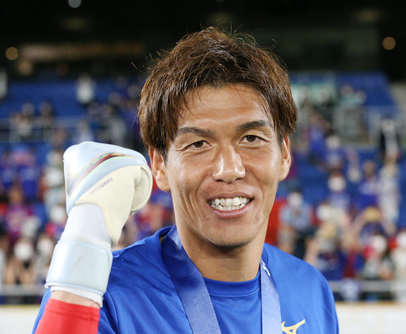 甲府対広島　笑顔でガッツポーズする甲府GK河田晃兵（撮影・宮地輝）