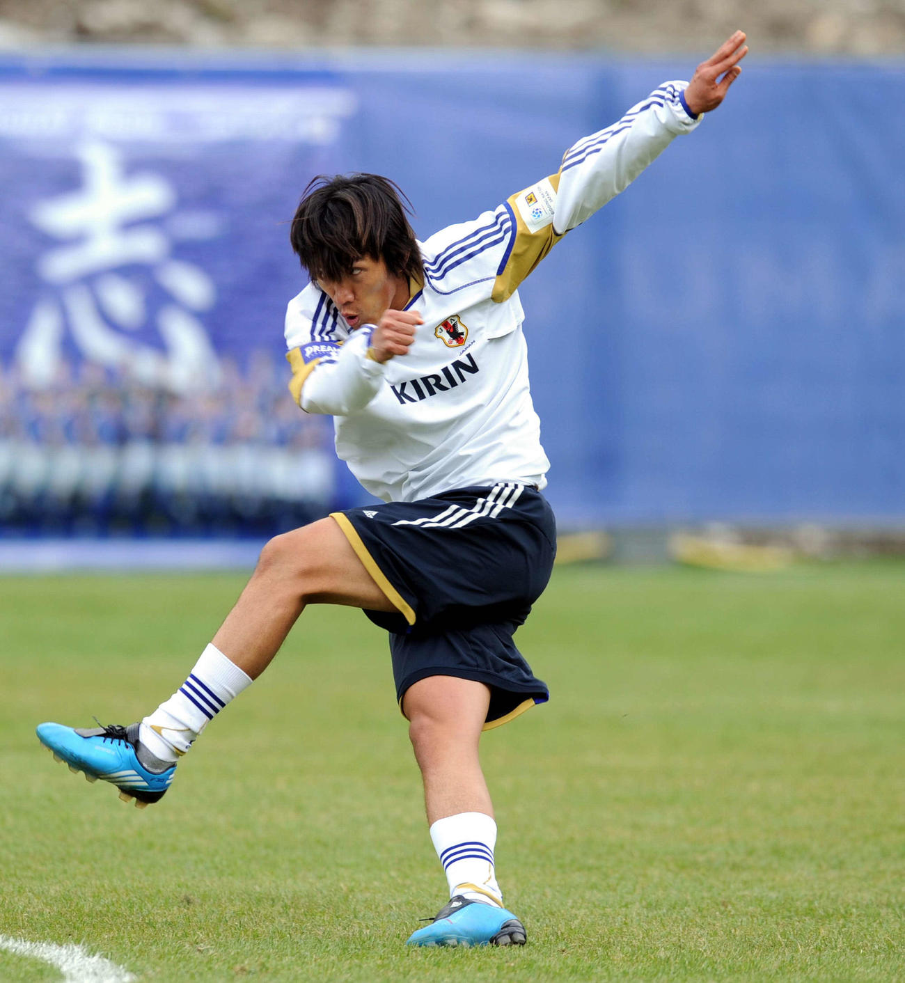 2010年6月1日　日本代表練習、居残りで黙々とシュート練習をする中村俊輔