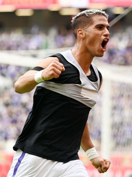 C大阪対広島　後半、ゴールを決め雄たけびを上げる広島ピエロス・ソティリウ（撮影・横山健太）