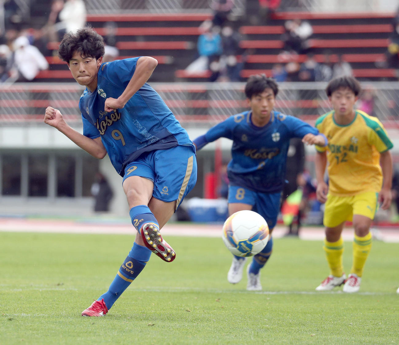 北海対札幌光星　前半、PKを決める札幌光星・川合（撮影・佐藤翔太）