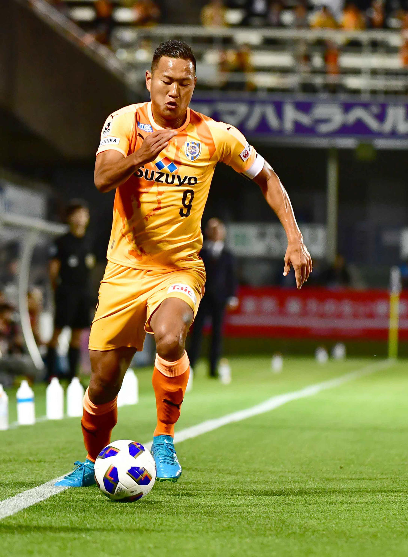 YBCルヴァン杯　磐田対清水　前半、ドリブル突破をはかる清水FW鄭大世（2018年5月9日撮影）