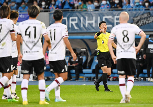 神戸 ７戦ぶり黒星でクラブ記録６連勝ならず 絶対ないようなミスもあって緩さあった 監督 ｊ１写真ニュース 日刊スポーツ