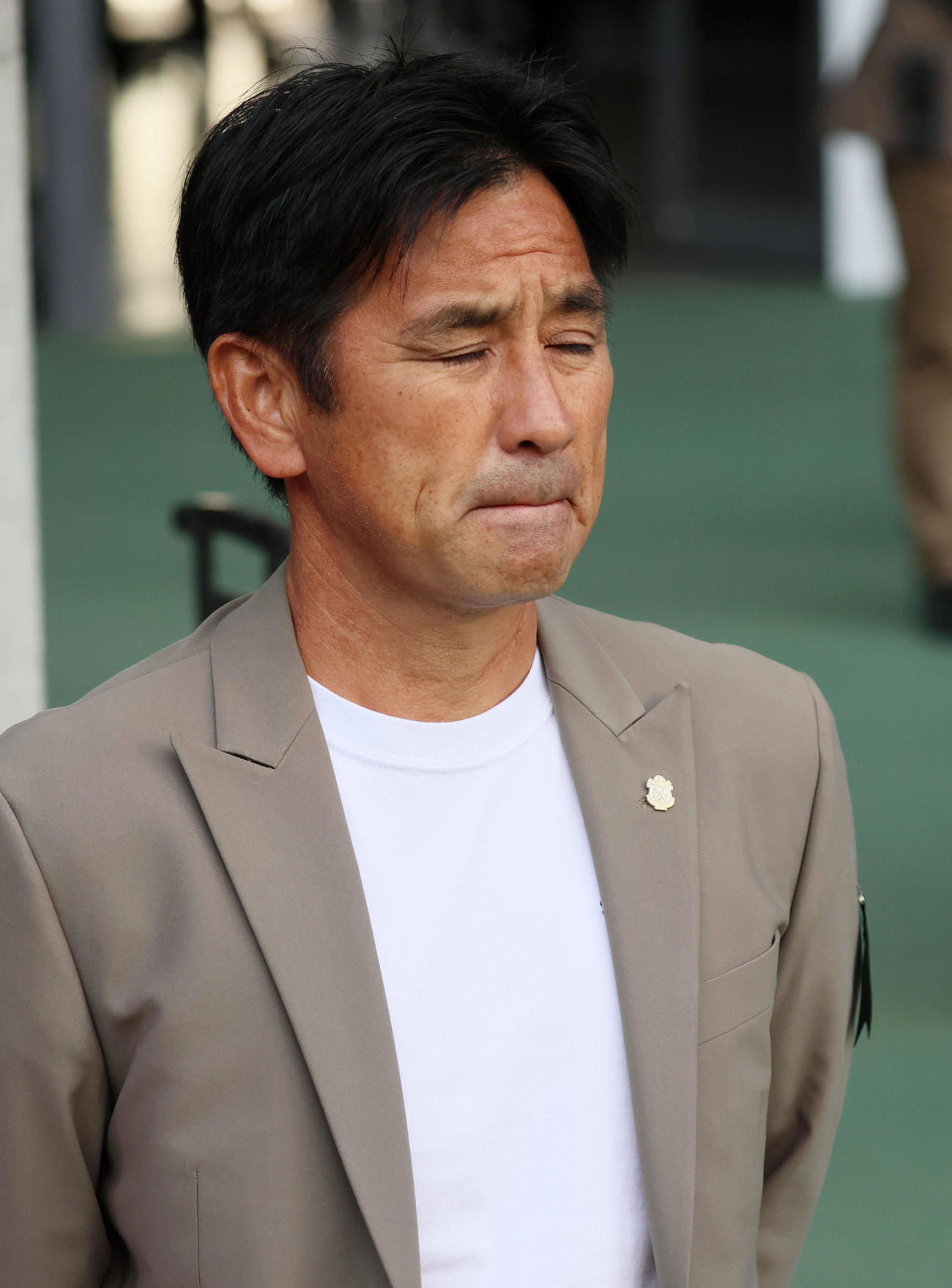 J2降格が決まり唇をかむ磐田の渋谷監督（撮影・加藤哉）