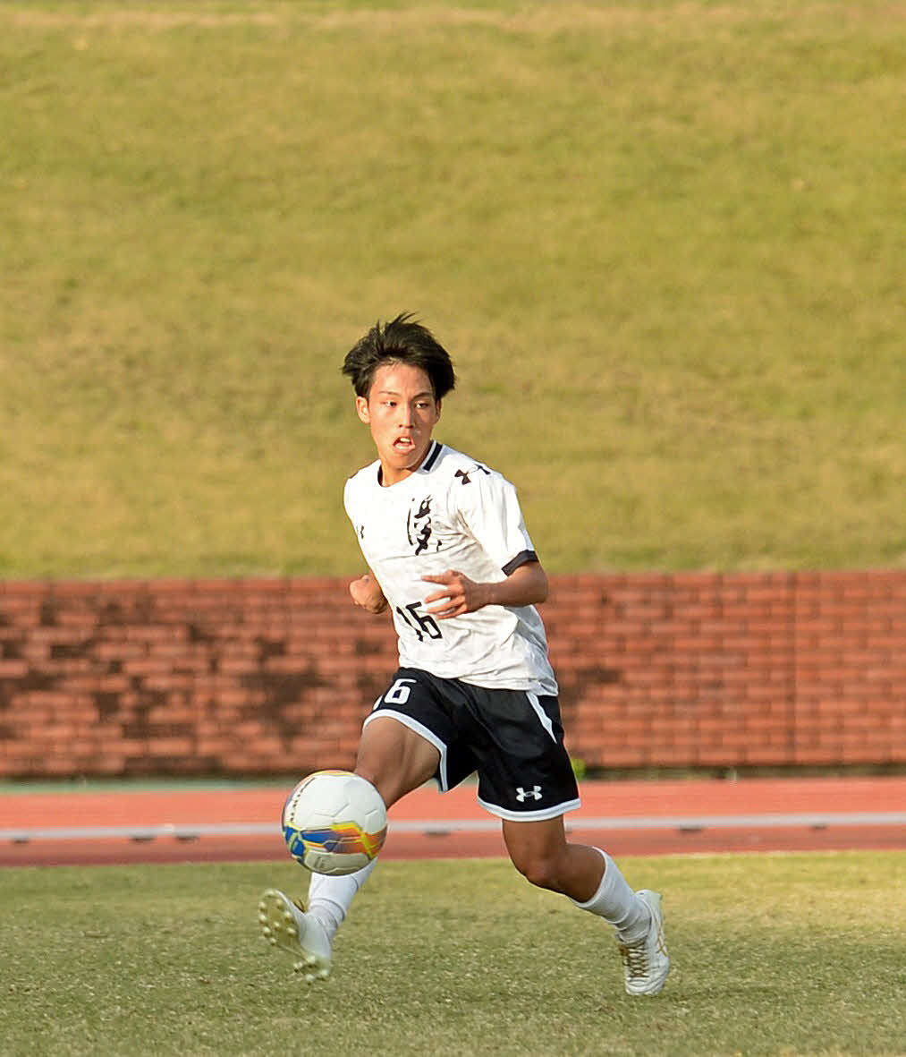 決勝点を決めて勝利に貢献した浜名MF竹内