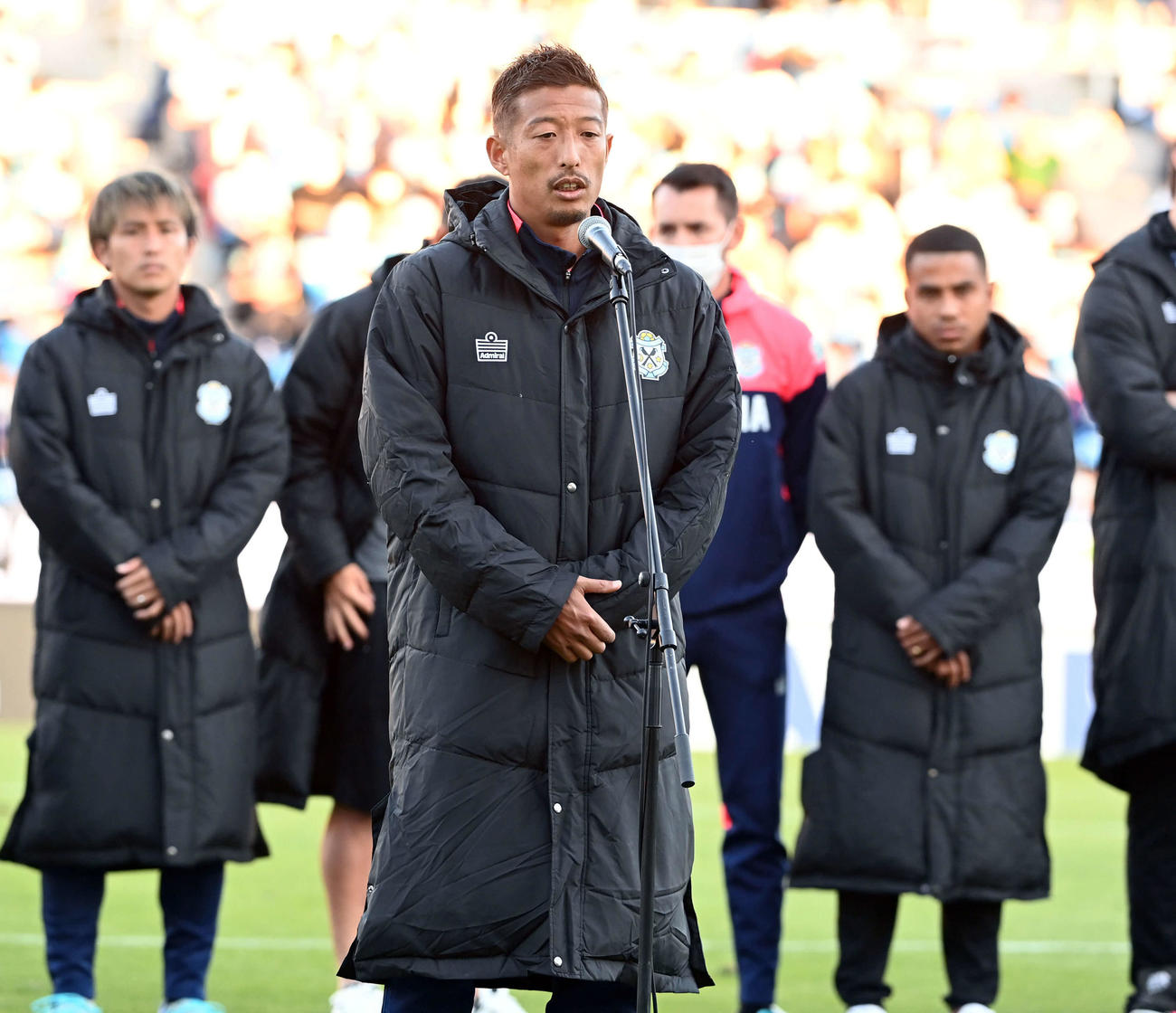 磐田対京都　最終戦終了後のセレモニーであいさつをする磐田大井（撮影・たえ見朱実）
