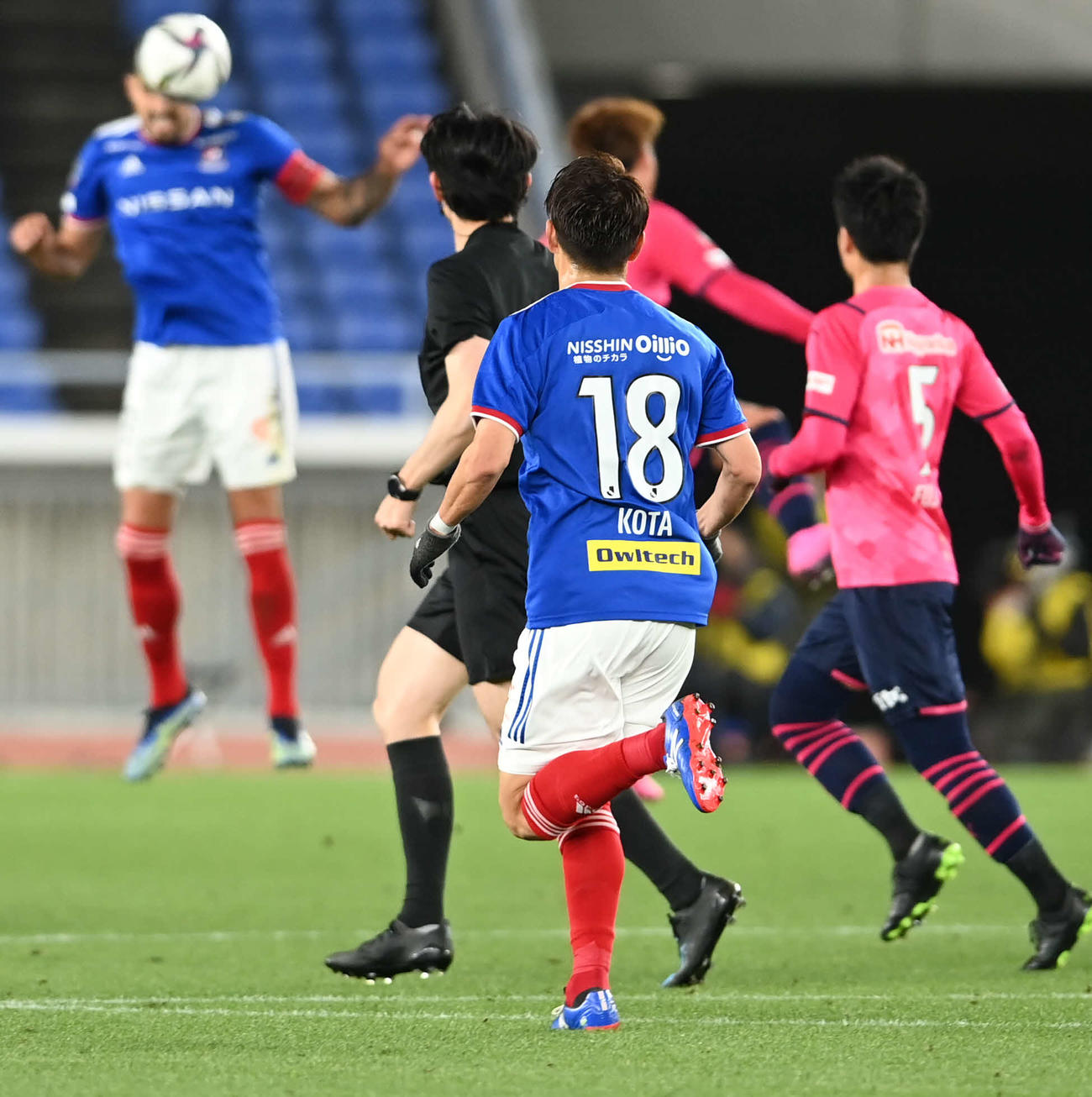 背中に「KOTA」と名前が入ったシャツを着て出場する横浜水沼宏太
