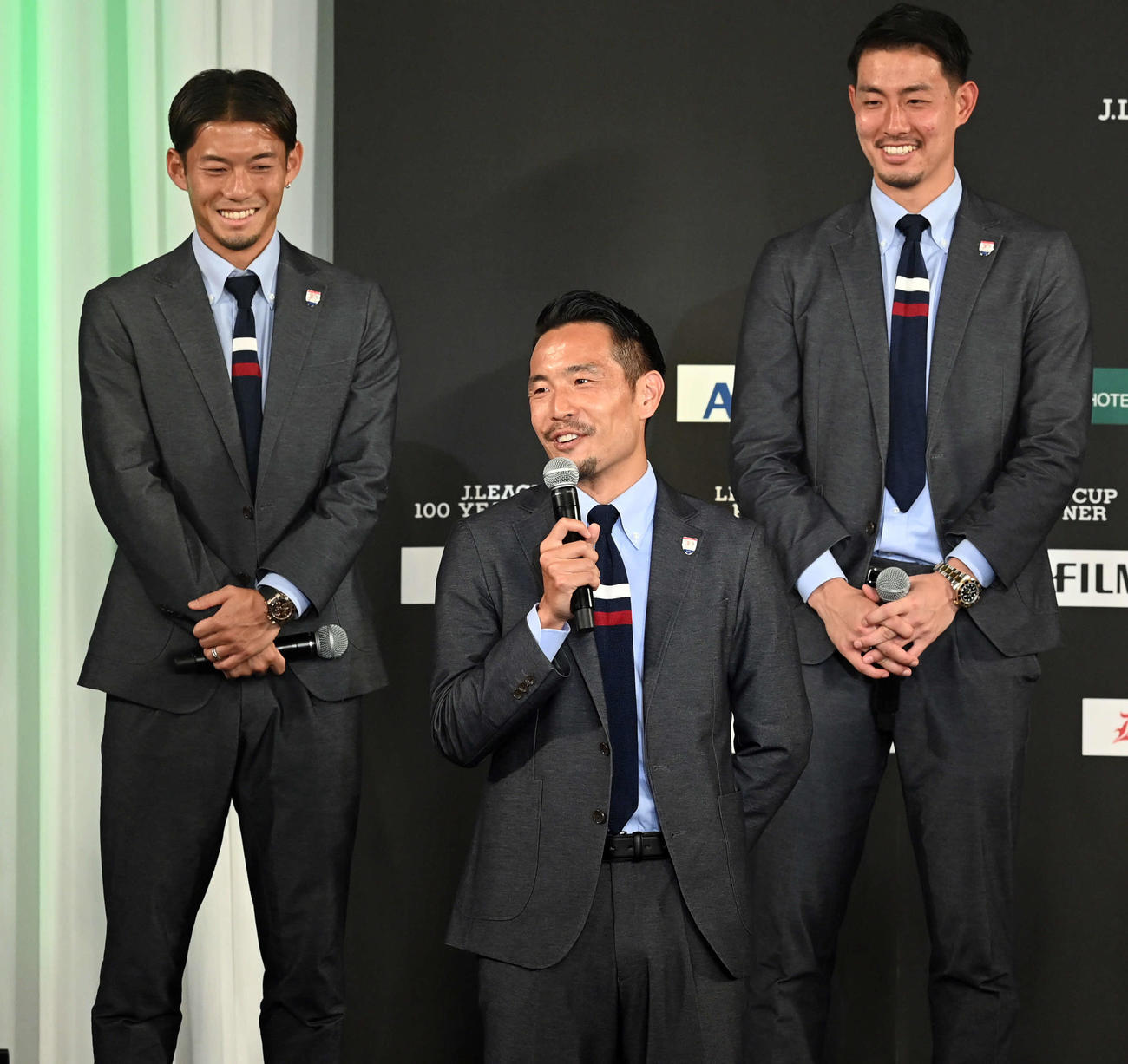 ベストイレブンに初選出され笑顔を見せる横浜の水沼（撮影・たえ見朱実）