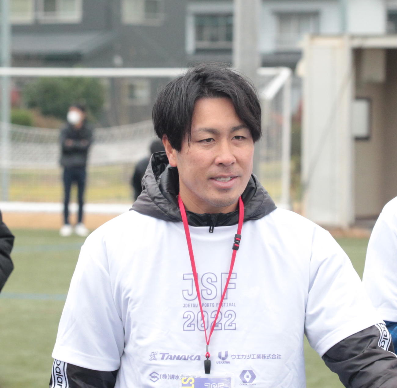 サッカー教室を主催した上越高サッカー部の藤川監督
