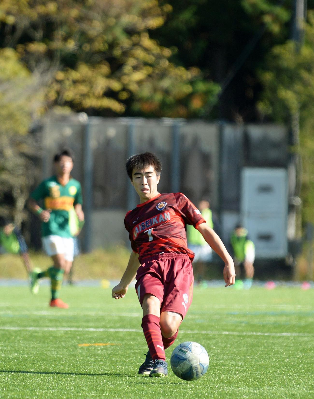 豊富な運動量を武器にチームをけん引する浜松開誠館MF今井