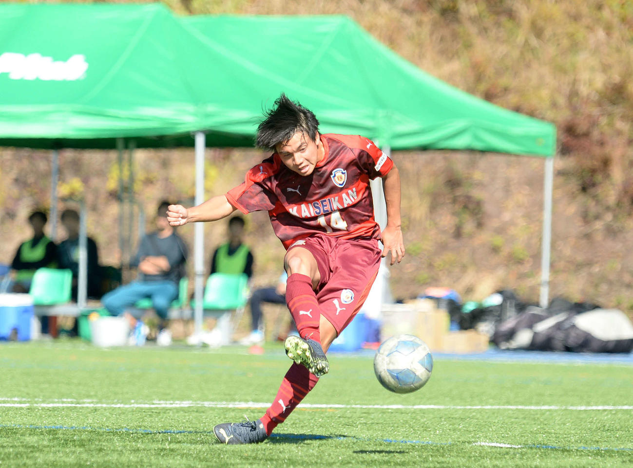 足元の技術の高さで勝負する浜松開誠館MF松本