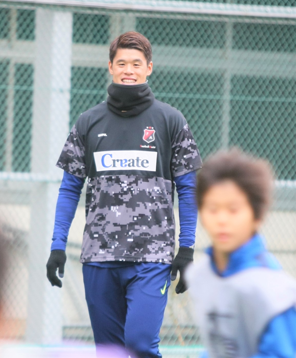 サッカー教室イベントで笑顔を見せる浦和・酒井（撮影・藤塚大輔）