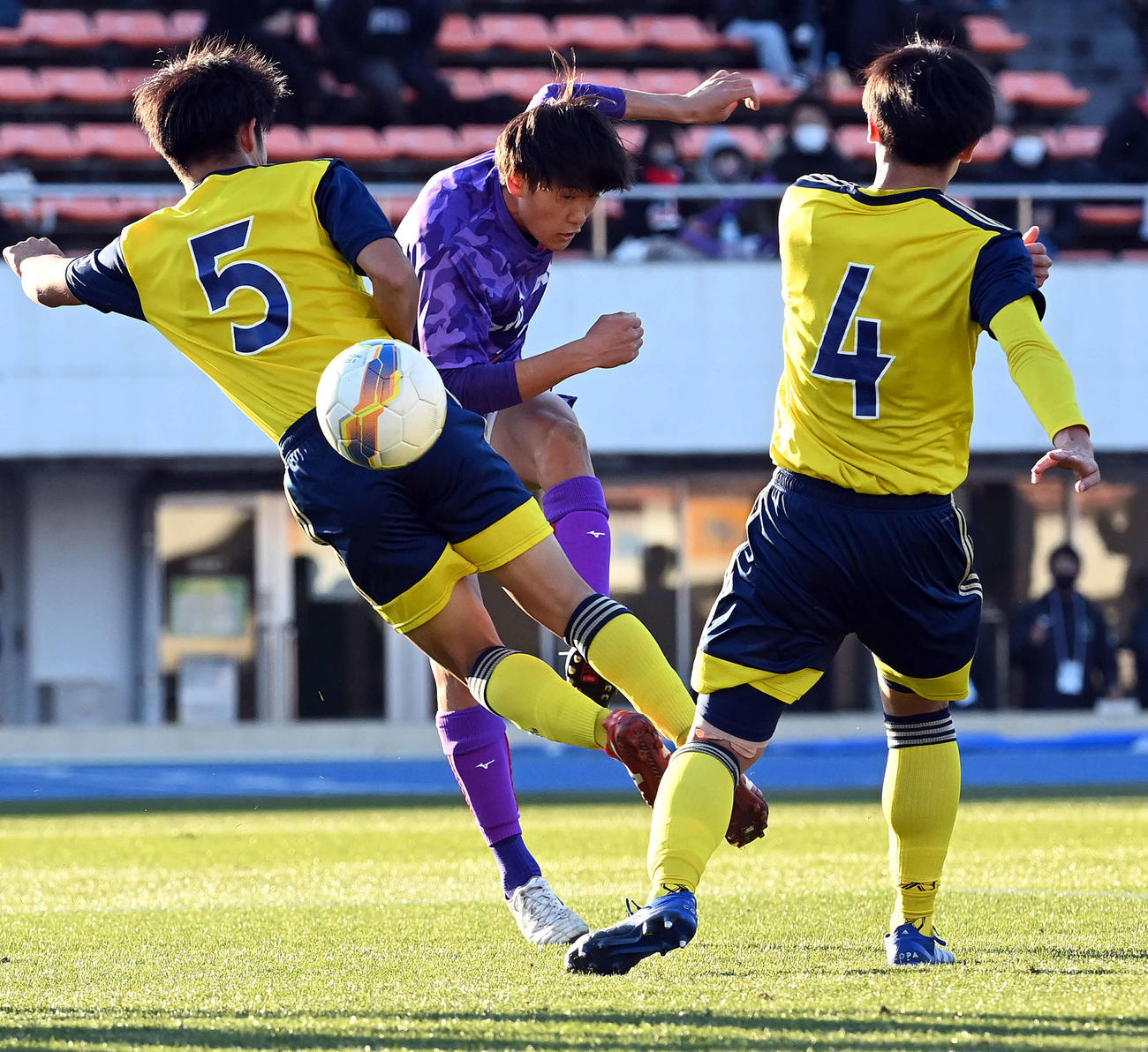 鹿島学園対龍谷　後半、ゴールを決める龍谷・今野（撮影・たえ見朱実）