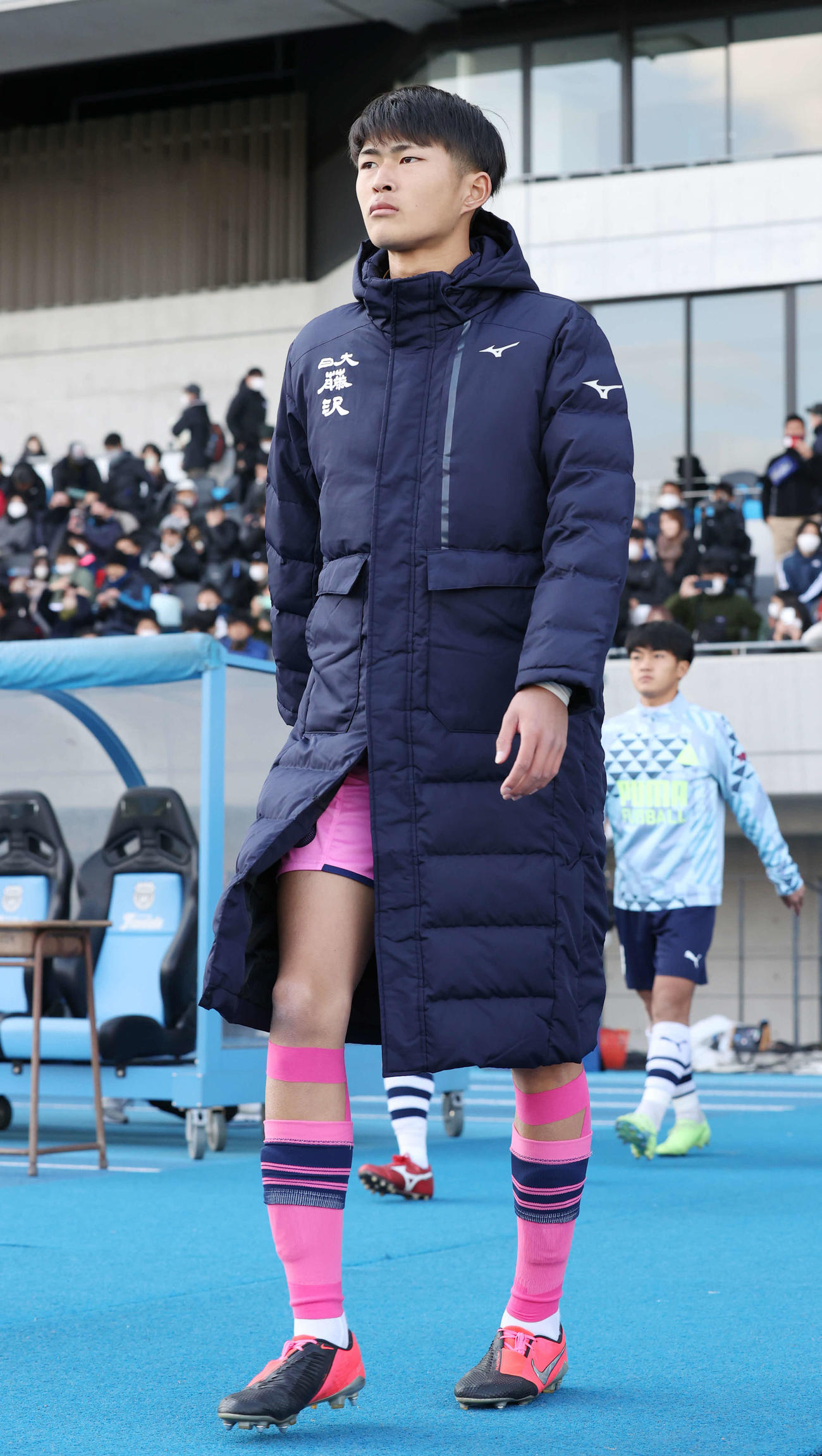 日大藤沢対米子北　試合前、ピッチに向かう日大藤沢・森重（撮影・宮地輝）