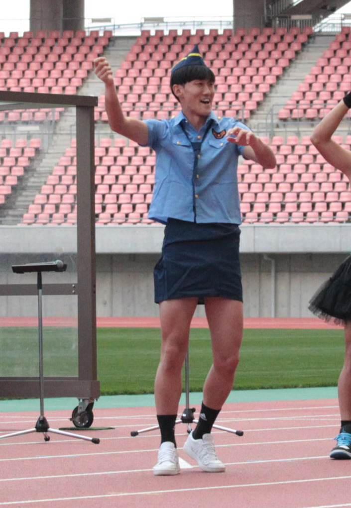 サンクスフェスタでサプライズダンスを披露したＧＫ西村遥己（2022年10月29日撮影）